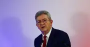 Mélenchon éclipse ses candidats municipaux pour préparer la présidentielle