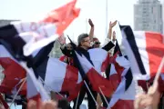 Mélenchon : de la tradition républicaine à la stratégie identitaire, une évolution radicale