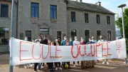 Mobilisation des parents d'élèves en Aveyron contre les suppressions de postes