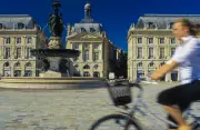 Mobilités à Bordeaux : un trafic à deux vitesses entre voitures et vélos