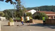 À Molières-sur-Cèze, des jeunes nettoient les rues pour un été utile et rémunéré