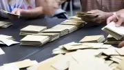 Municipales 2026 : le pluralisme menacé par la fin du panachage, l'abstention en hausse