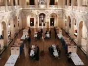 Municipales 2026 à Lyon : 19,17 % de participation à midi, Doucet et Aulas au second tour