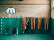 Municipales : l'abstention record fragilise la légitimité des maires élus