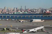 NTSB appelle à la prudence sur les responsabilités des contrôleurs après l'accident mortel de LaGuardia
