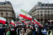 À Paris, des milliers manifestent contre la République islamique d'Iran