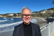 Philippe Héno, le maire-médecin de Sanary qui ne veut pas abandonner ses patients