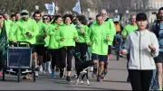 Pierre Hurmic mène un running militant à Bordeaux pour une campagne sportive et écologique
