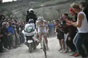 Pogacar favori des Strade Bianche, le jeune Français Paul Seixas rêve de trouble-fête