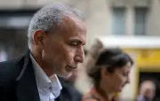 Procès Tariq Ramadan : huis clos pour un mois face aux accusations de violences sexuelles