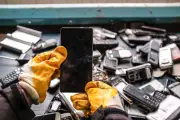 Recycler son vieux téléphone : un geste écologique simple et essentiel