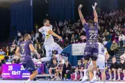 Saint-Raphaël Var handball piégé à Istres : une défaite coûteuse avant Chambéry