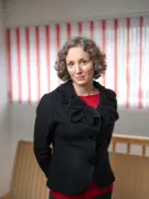 Sarah Orokieta publie un rapport d'activité sur les hauts et les bas du célibat