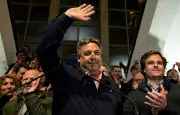 Serge Blanco remporte les municipales à Biarritz, une victoire symbolique pour l'ancienne gloire du rugby