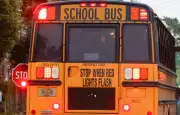 États-Unis : une adolescente de 12 ans décède après une bagarre près d'un arrêt de bus scolaire