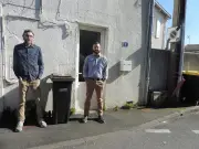 Tensions autour des poubelles de Mister Pizza : un casse-tête urbain à résoudre