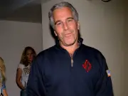 Un collectif dénonce la vente en ligne de vêtements liés à Epstein