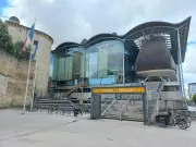 Une Bordelaise jugée pour avoir incendié sa voiture, causant des dégâts massifs