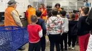 Vacances solidaires à Nîmes : des enfants découvrent la Banque alimentaire et le lien intergénérationnel