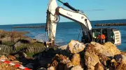 Valras-Plage renforce son cordon dunaire face aux assauts répétés de la mer