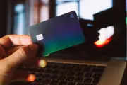 Virements bancaires suspendus pendant le long week-end de Pâques : une perturbation inattendue