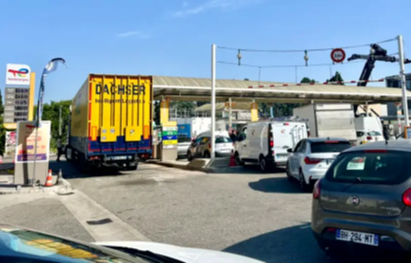 Bénéfices records de Total : colère et résignation des automobilistes
