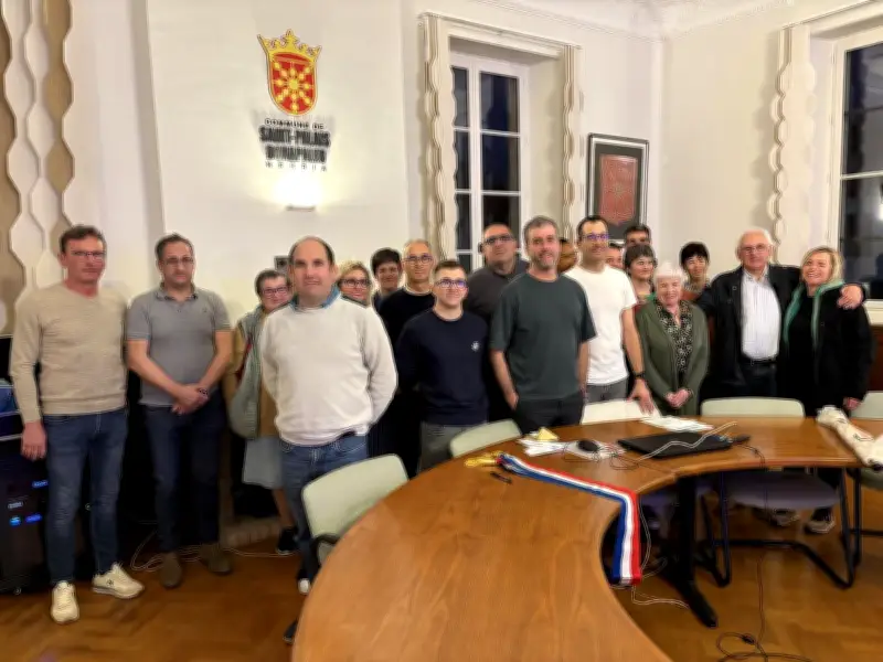 L'écharpe tricolore boudée par des maires nouvellement élus lors des installations