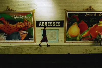 Amélie Poulain vs Emily in Paris : le vrai Paris du cinéma