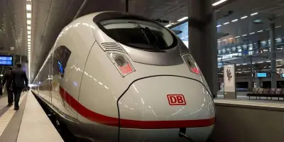 Attaque au couteau et engins pyrotechniques dans un train allemand : 12 blessés