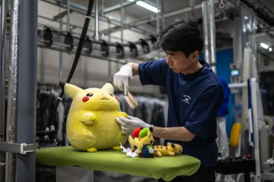 Au Japon, une entreprise propose des soins pour peluches considérées comme membres de la famille