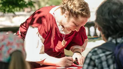 Aux Journées romaines de Nîmes : ateliers pour enfants sur la vie des légionnaires