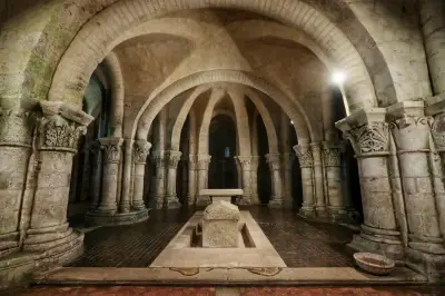 Basilique Saint-Eutrope à Saintes : un trésor d'histoire et de foi