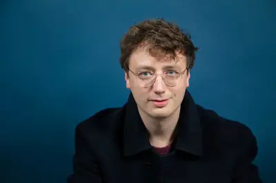 Benjamin de Laforcade explore le destin singulier de Woody dans un nouvel ouvrage