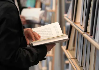 Bordeaux : grande braderie de livres à 1 euro à la bibliothèque de la Bastide