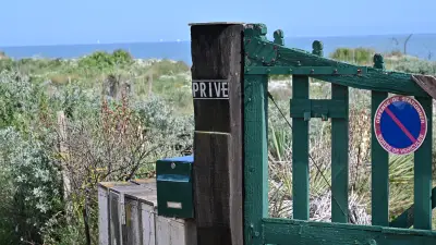 Cabanisation dans l'Hérault et le Gard : des quartiers illégaux poussent en zones protégées