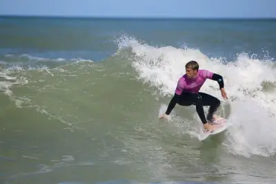 Championnat de surf de Gironde : 55 compétiteurs s'affrontent à Carcans pour les qualifications régionales