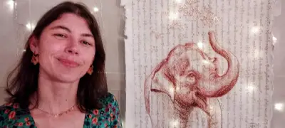 Clémence Gir'Art expose ses œuvres inspirées par le Laos au bar du Fronton