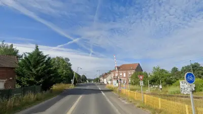 Collision mortelle à Estrées-Saint-Denis : un homme percute un train sur un passage à niveau