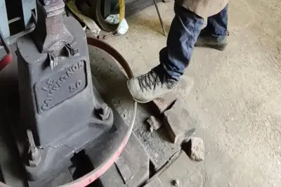 De cuisinier à maître coutelier : le destin d'Alessandro Simonetti près de Menton