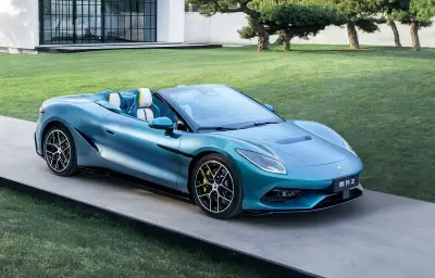 Denza Z Convertible : le cabrio électrique chinois de 1 000 ch arrive en Europe