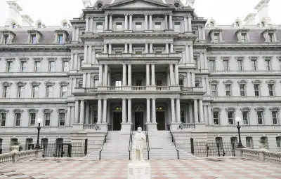 Donald Trump veut peindre un bâtiment historique avec une peinture magique