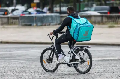 Détresse psychologique des livreurs à vélo : une étude révèle l'impact de la plateformisation
