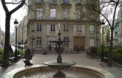 Emily in Paris : trois appartements de la série en vente à prix d'or