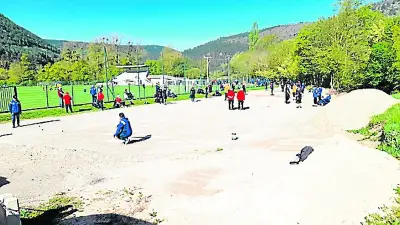 Finale départementale de pétanque en doublettes à Rouffiac ce week-end
