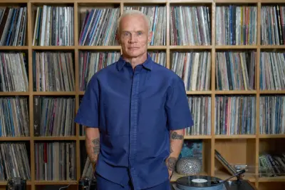 Flea, bassiste des Red Hot Chili Peppers, révèle comment le jazz l'a fait délirer