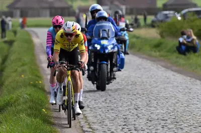 Ganna souffle la victoire à Van Aert, maudit dans les derniers mètres de la course