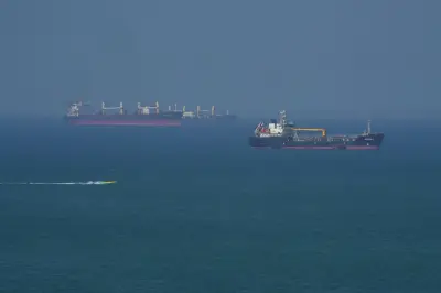 Guerre Iran : le baril de pétrole dépasse 125 dollars, blocus prolongé