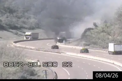 Incendie d'un fourgon sur l'A8 : un épais nuage de fumée noire perturbe gravement la circulation