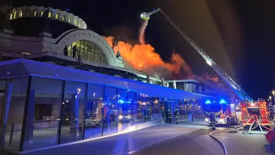 Incendie spectaculaire à Évian-les-Bains : le casino historique menacé par les flammes
