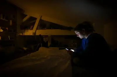 Interdiction des réseaux sociaux aux moins de 15 ans : les détails du projet de loi français